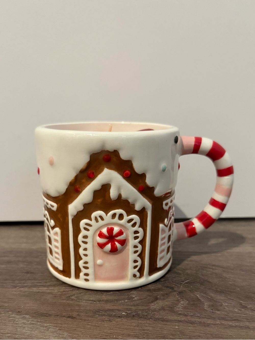 Holiday Macaron Gingerbread House Mug Jar Candle- NWT